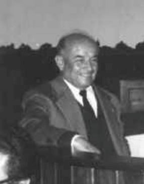 Víctor Antolín Estremadoyro Robles